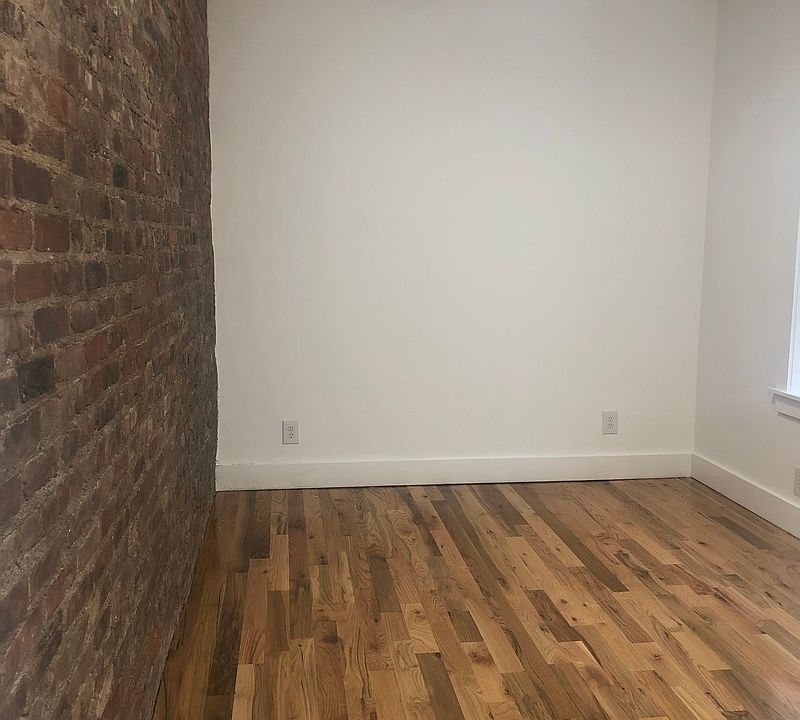 1st image of 944 42nd St APT B9