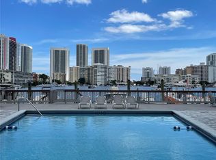 462 Golden Isles Dr APT 211, Hallandale, FL 33009