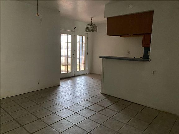 5th image of 135 Miami Pl