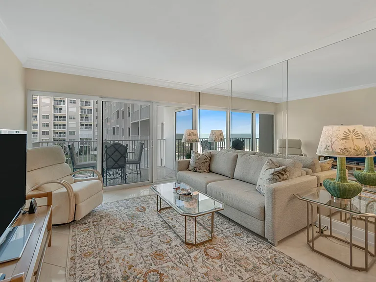 3443 Gulf Shore Blvd N #313 — Photo 6