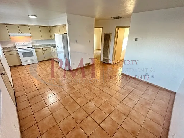 2105 Espina Street #10 — Photo 3