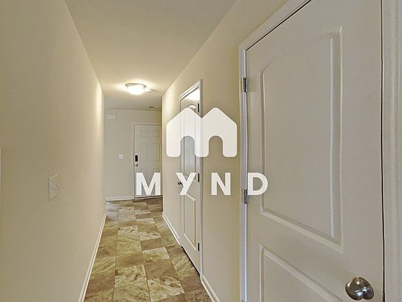 4th image of 2539 Piering Dr #1