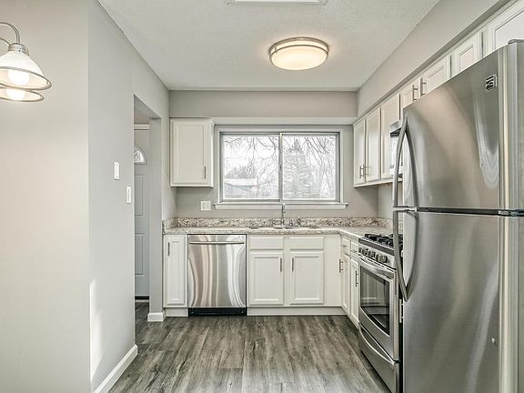 5th image of 5012 Botsford Dr