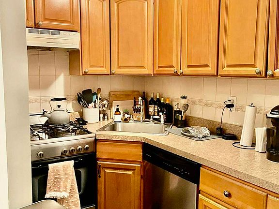 2nd image of 39 W 85th St APT 4