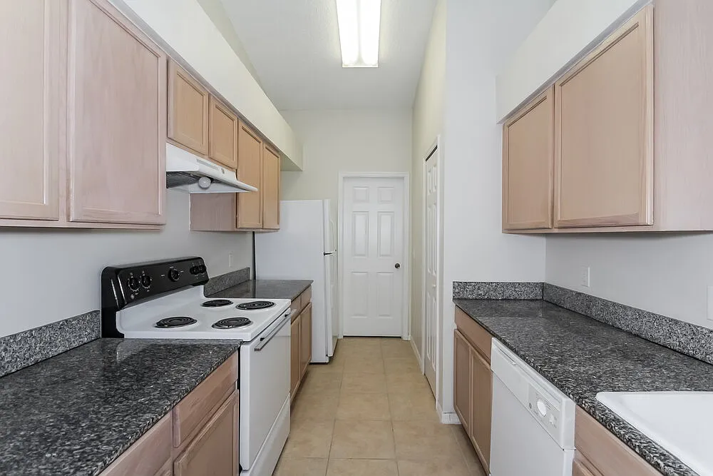 3 bed, 2.0 bath, 1473 sqft, $2,120 — Photo 4
