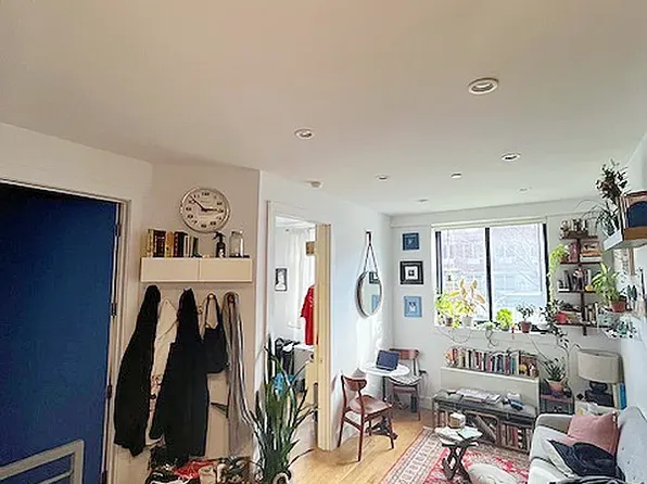 829 Jefferson Avenue image 1 of 6