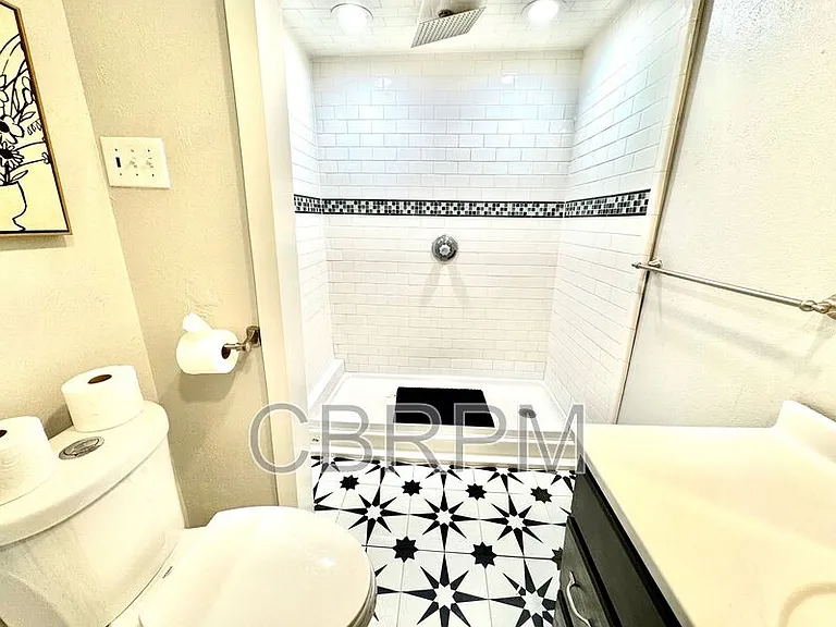 2702 23rd St — Photo 33