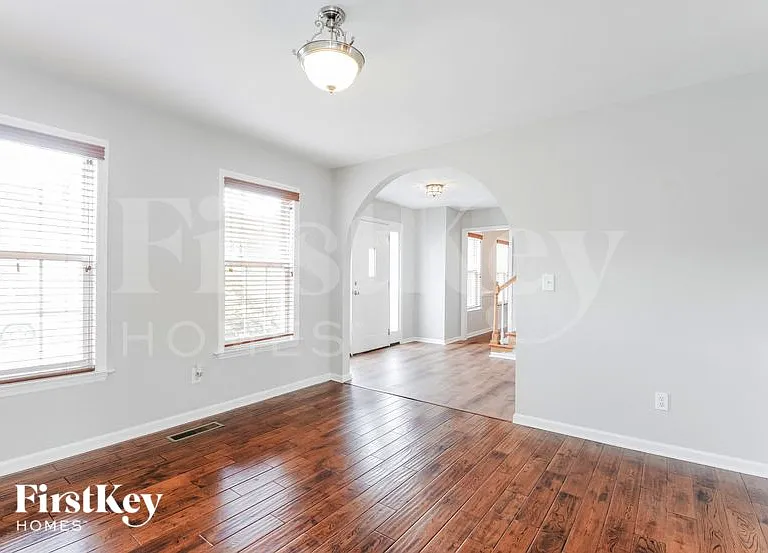6698 Knob Hill Ct — Photo 2