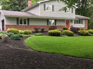 238 Woodiebrook Rd, Chardon, OH 44024