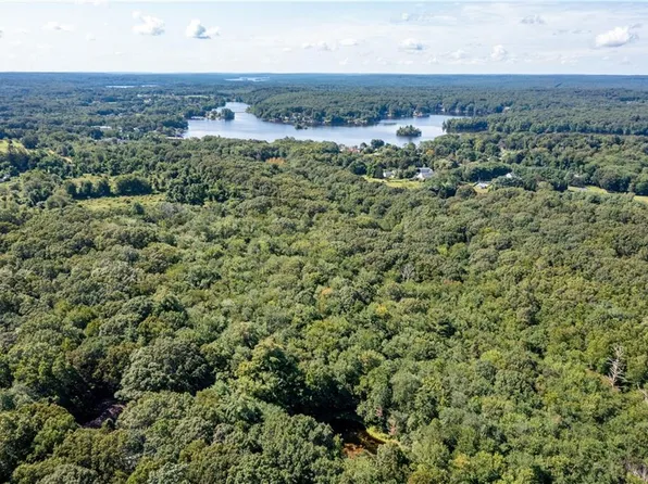 86 Mapleville Rd, Smithfield, RI 02828