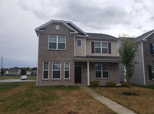 2105 Shadow Fox Dr, Columbus, IN 47201