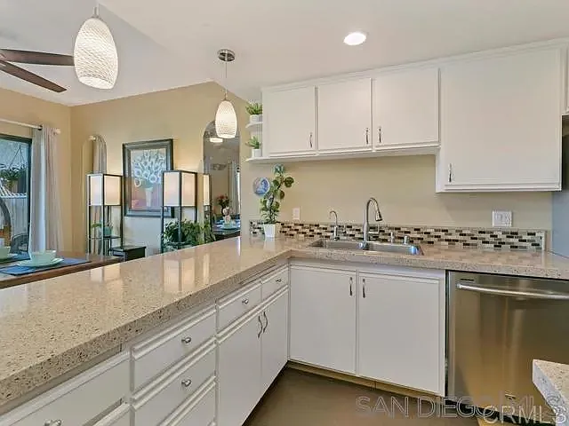 2376 Caringa Way #G — Photo 6