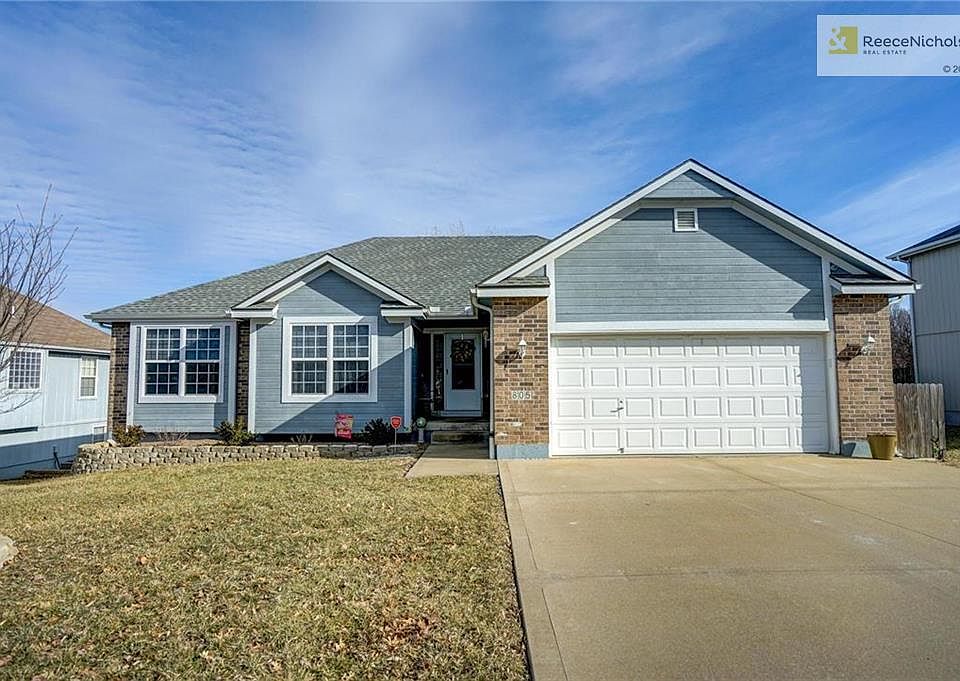 Beautiful Ranch/reverse walk-out.   Four bedrooms and three bathrooms