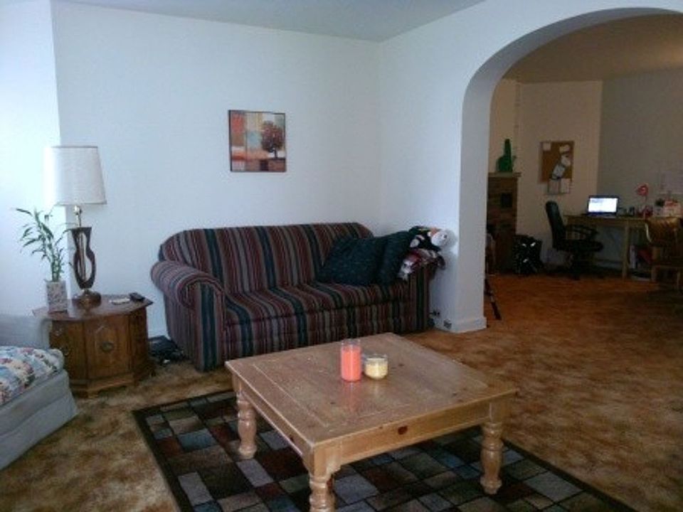 2nd image of 1211 State St APT 1
