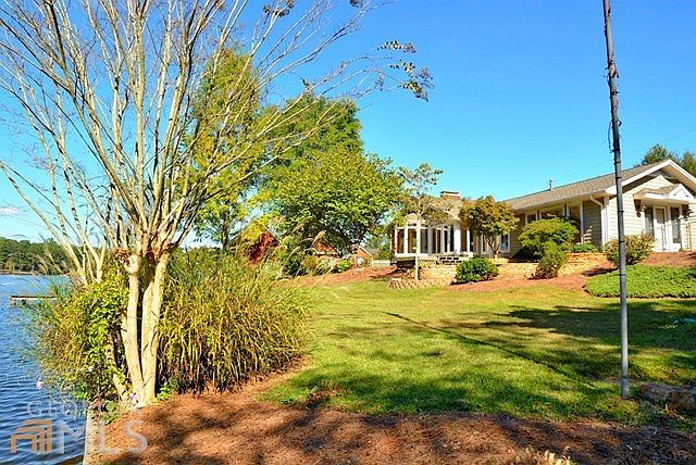 2nd image of 102 Lake Ln