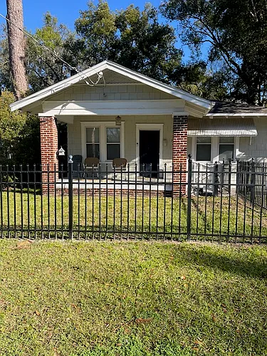 3029 Green St Photo 1