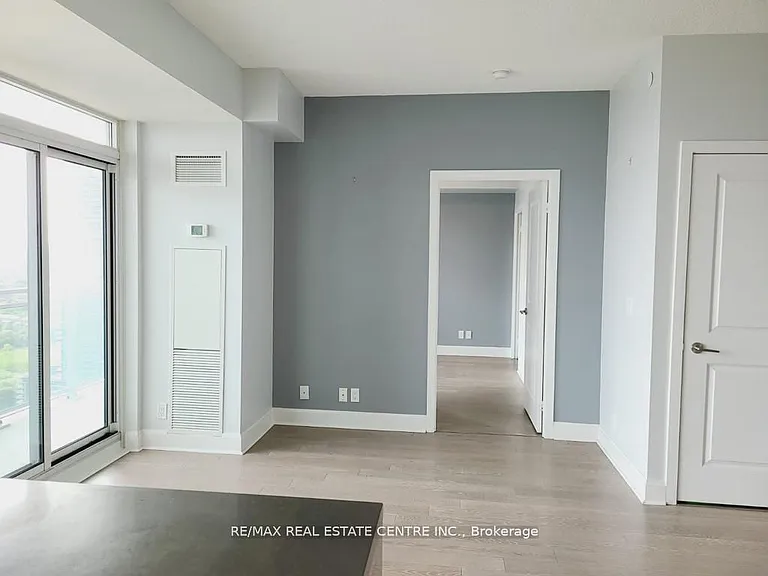33 Shore Breeze Dr #3011 — Photo 9