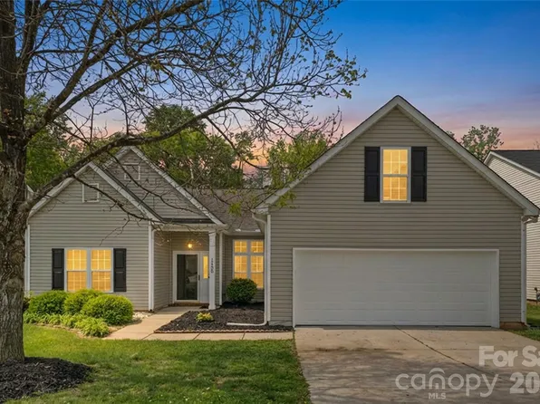 17300 Commons Crossing Dr, Charlotte, NC 28277