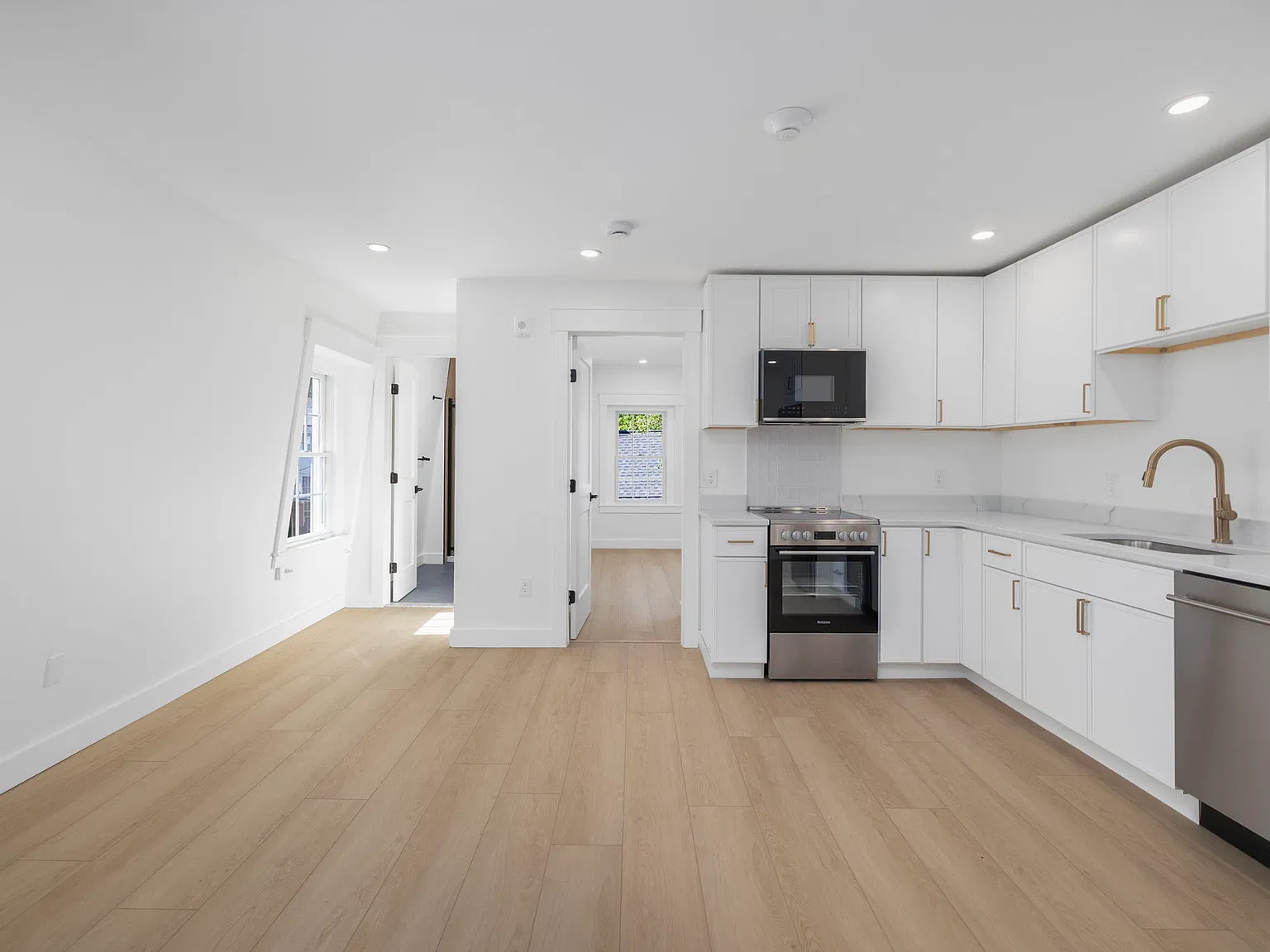 23 Melrose St — Photo 3