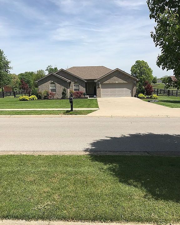 1st image of 156 Shady Oaks Dr