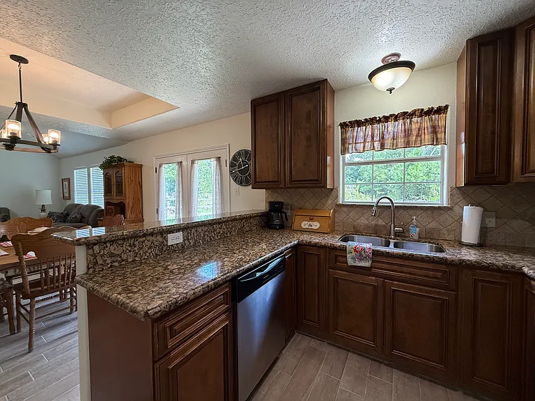 165 Southland Dr — Photo 7