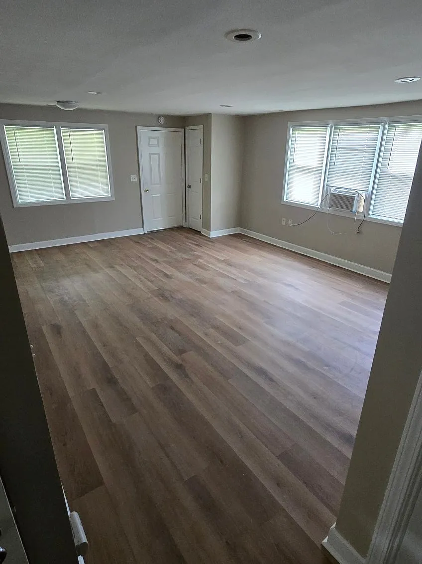 Beautifully remodeled 2 bedroom 1 bathroom home — Photo 2
