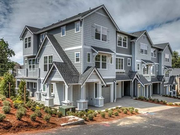 4th image of 905 Sunset Blvd NE #2