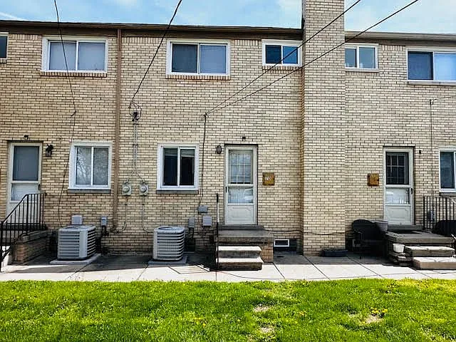 70 Crocker Blvd — Photo 3
