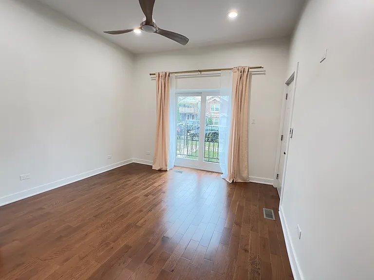 1529 N Maplewood Ave #1 — Photo 4