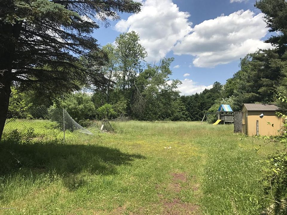 2nd image of 5 Kathleen Dr