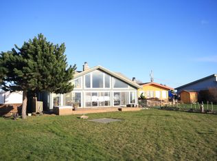 741 Walters Ln, Point Roberts, WA 98281