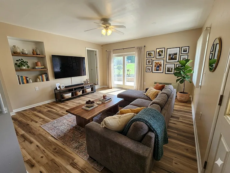 236 W Granada Ave — Photo 4