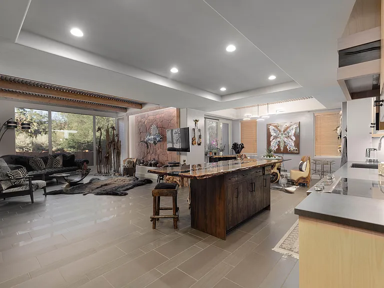 1353 W Lake Dr — Photo 7