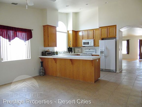 4th image of 72352 El Paseo Dr