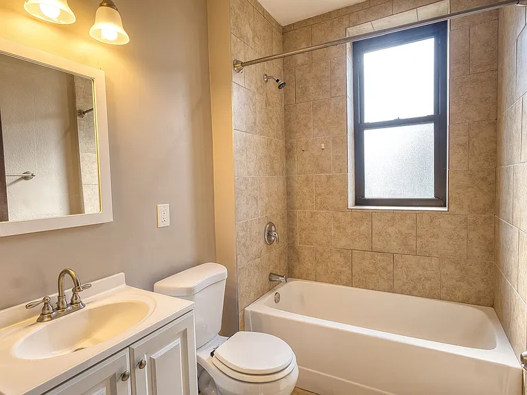 2303 Russell Blvd #1F — Photo 21