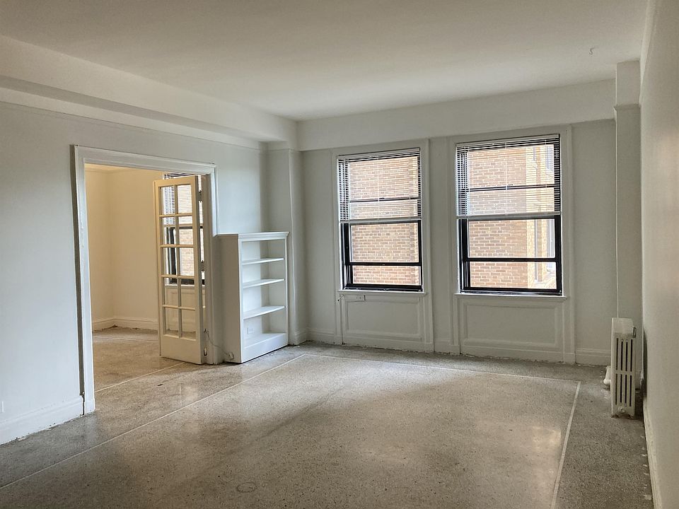 1st image of 8905 E Jefferson Ave #1-304