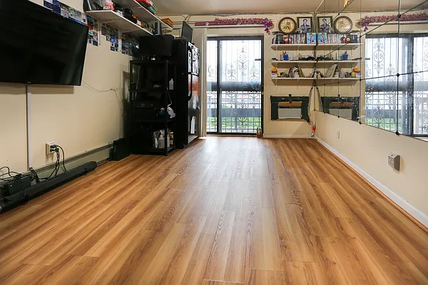 Sold by Chase Global Realty Corp | media 13