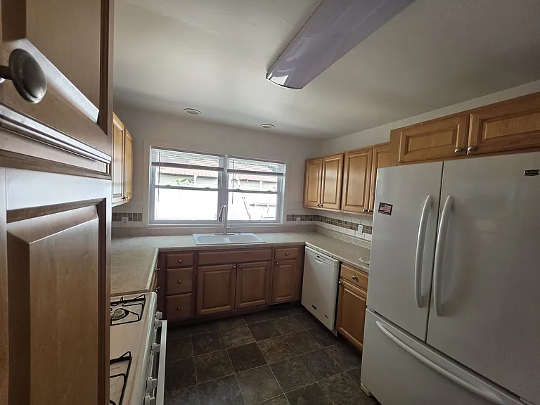 212 Brady Ln #B — Photo 19