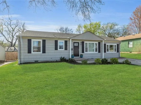 7114 Walmer St, Overland Park, KS 66204