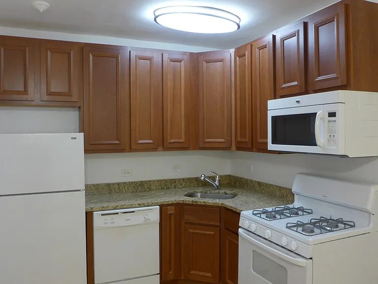 Cleveland Apartments — Photo 6