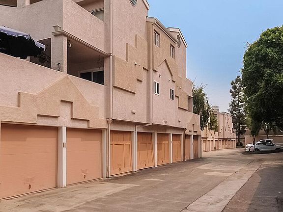 3rd image of 7283 Camino Degrazia Unit 17