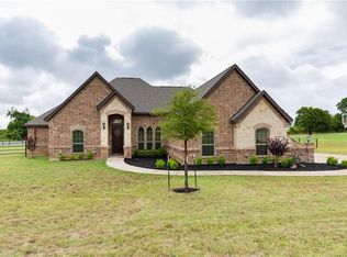 101 Mill Crossing Ln, Springtown, TX 76082