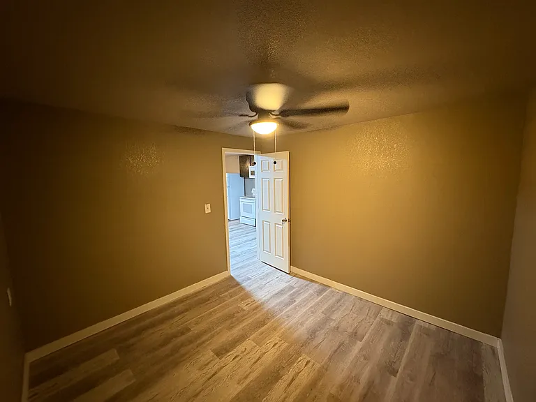 207 E Eason Ave — Photo 6