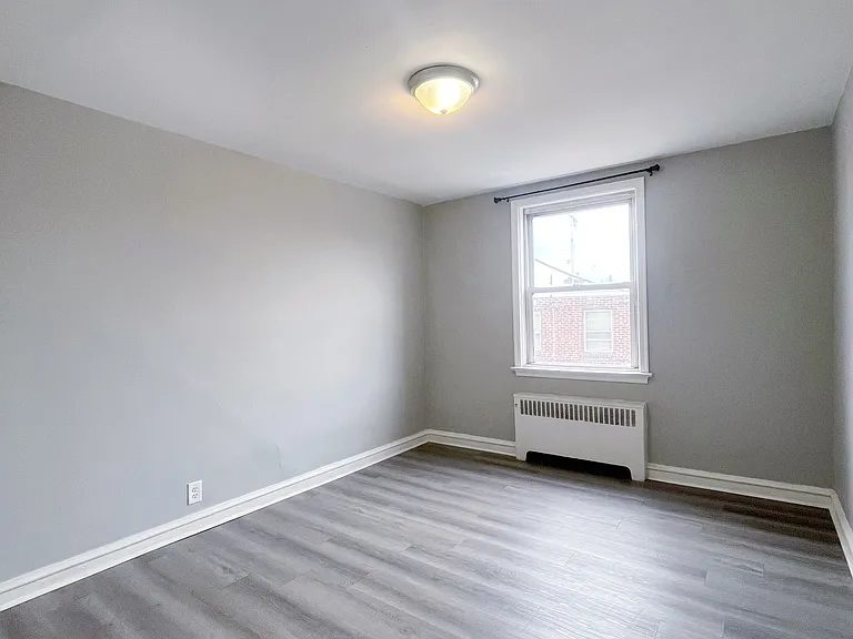 1522 Devereaux Ave — Photo 12