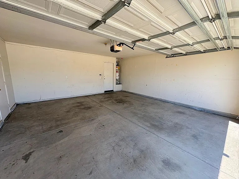 3832 W Sweet Ave — Photo 2