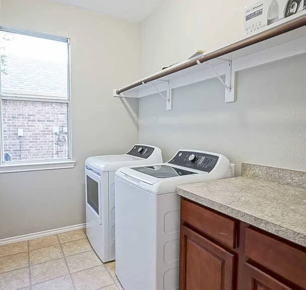 2137 Goliad Cir — Photo 28