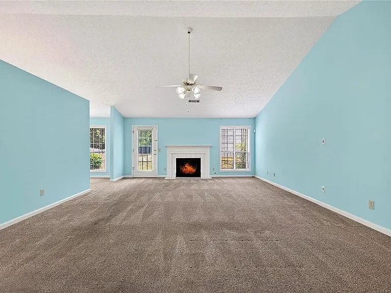4502 Legend Hollow Ln — Photo 16