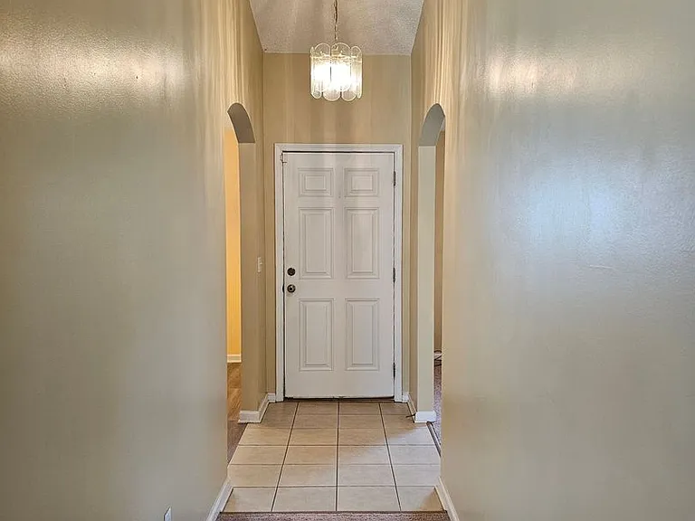 1276 Winding Brook Ct — Photo 7