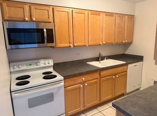580 N Bank Ln APT 38, Lake Forest, IL