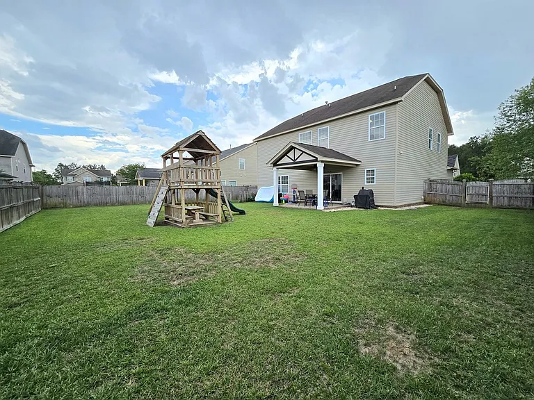 525 Batty Way — Photo 46
